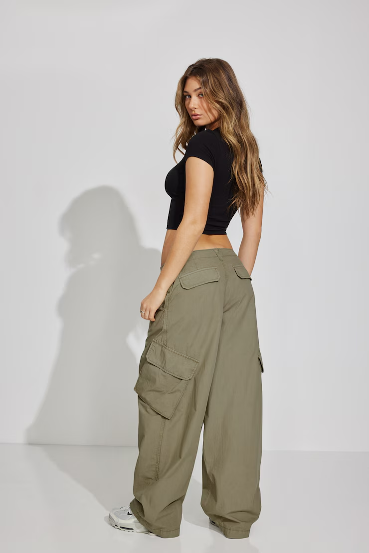 Low Rise Baggy Poplin Cargo Pants - Image 3